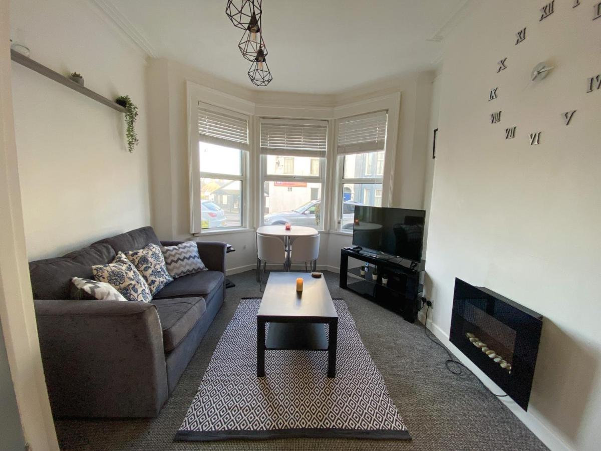 Cheap & Cheerful Apartment Near Bangor Marina Exterior photo