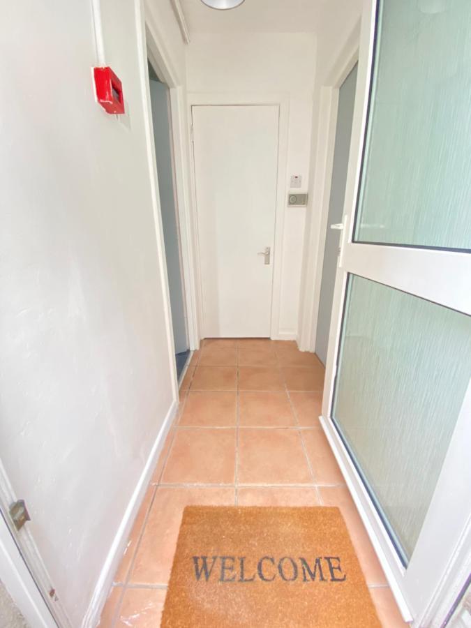 Cheap & Cheerful Apartment Near Bangor Marina Exterior photo